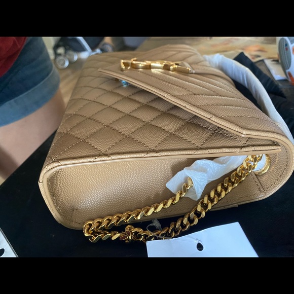 ❌TRADED❌BNWT Medium Envelope triquilt - Picture 4 of 15